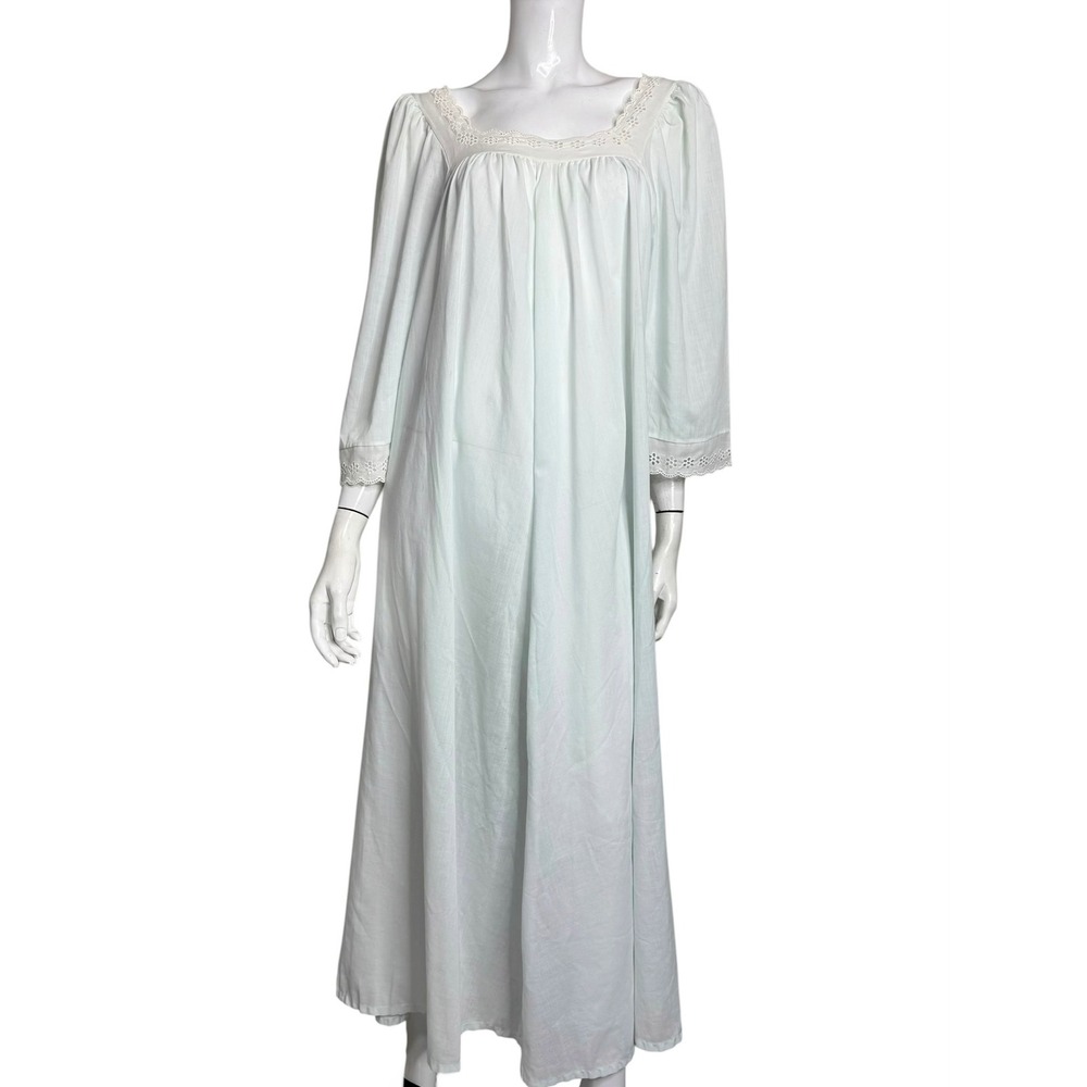 Vintage Eyeful Mint Green Long Sleeve Eyelet Lace Nightgown Made in USA Size L